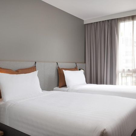 Moxy Paris Кламар Екстериор снимка