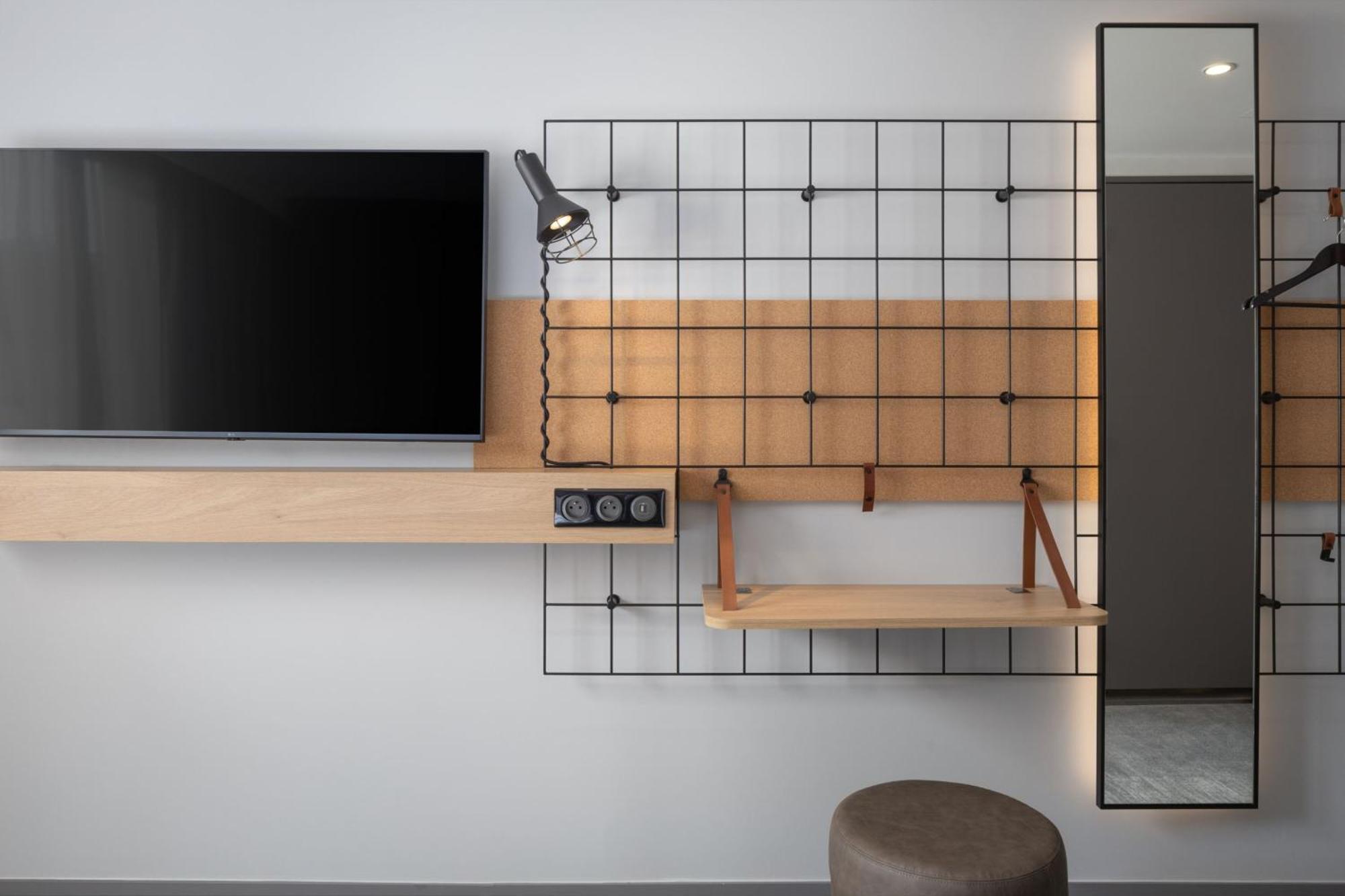 Moxy Paris Кламар Екстериор снимка