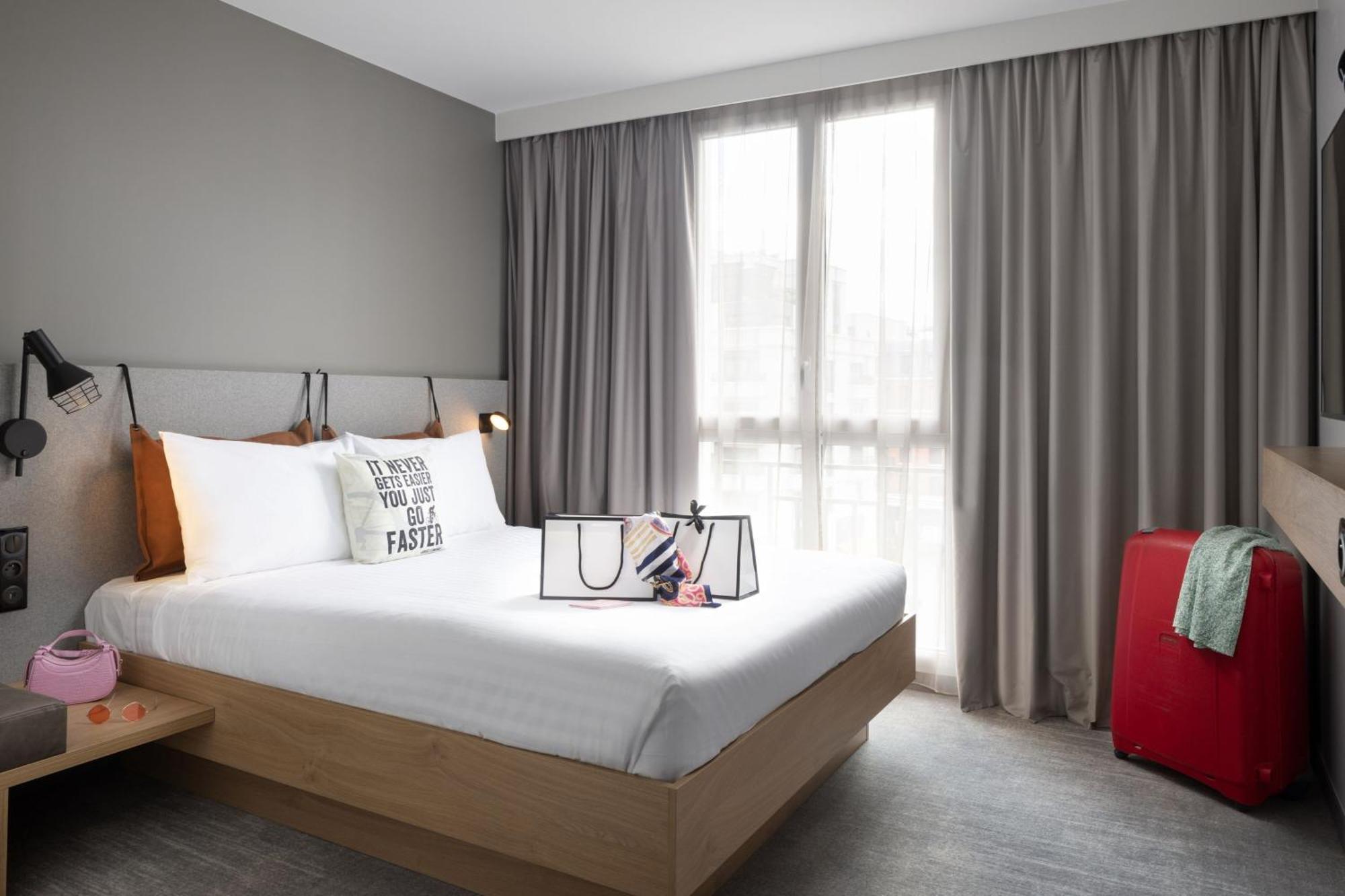 Moxy Paris Кламар Екстериор снимка