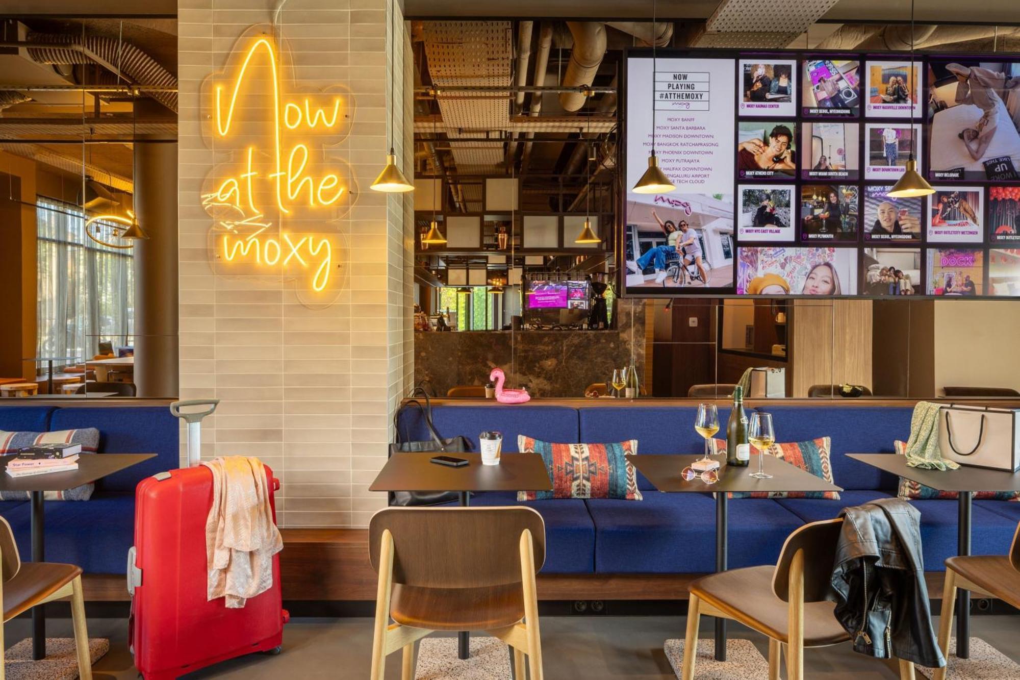 Moxy Paris Кламар Екстериор снимка