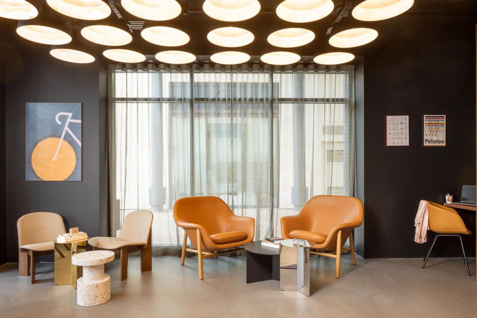 Moxy Paris Кламар Екстериор снимка