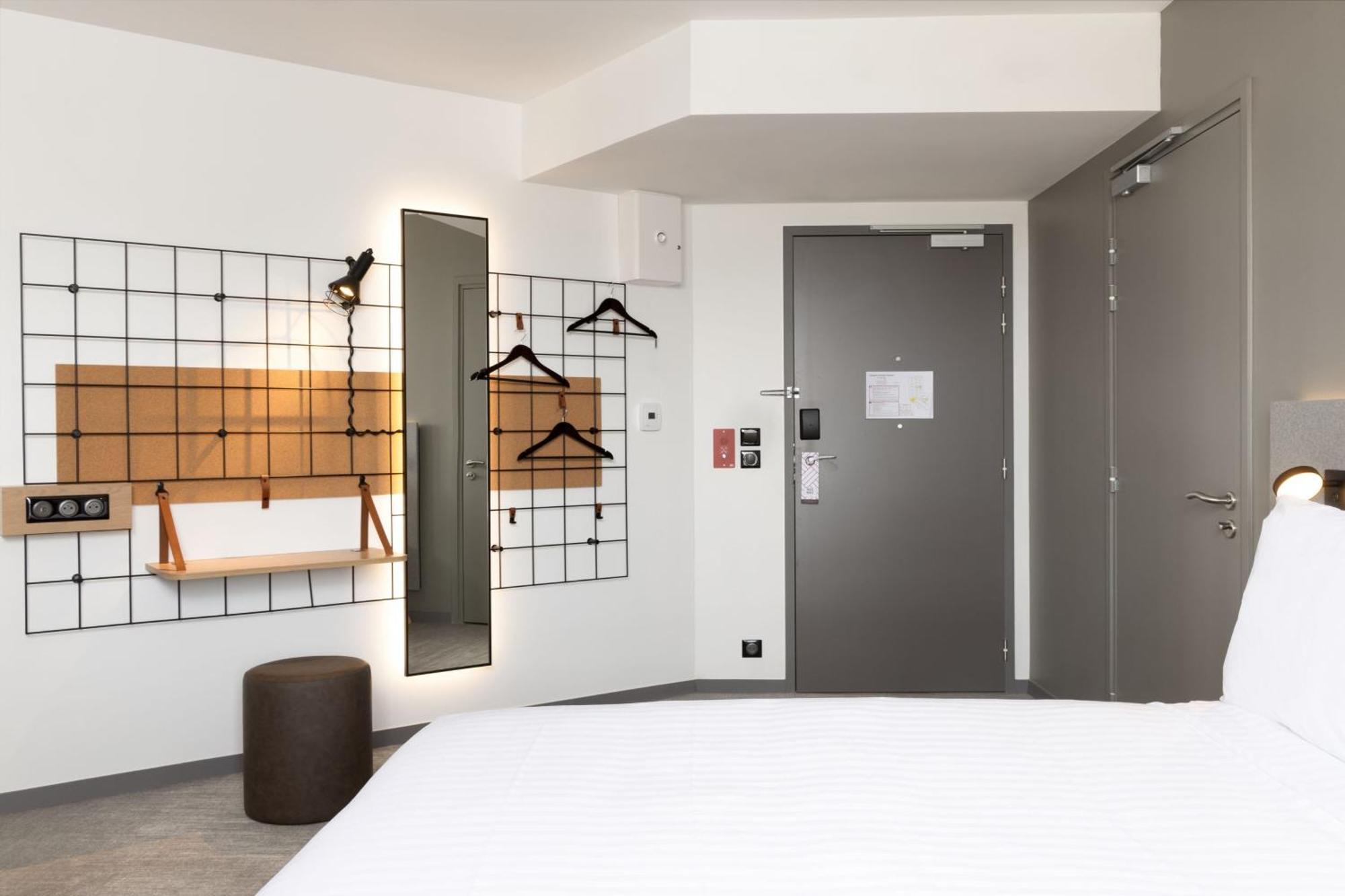 Moxy Paris Кламар Екстериор снимка