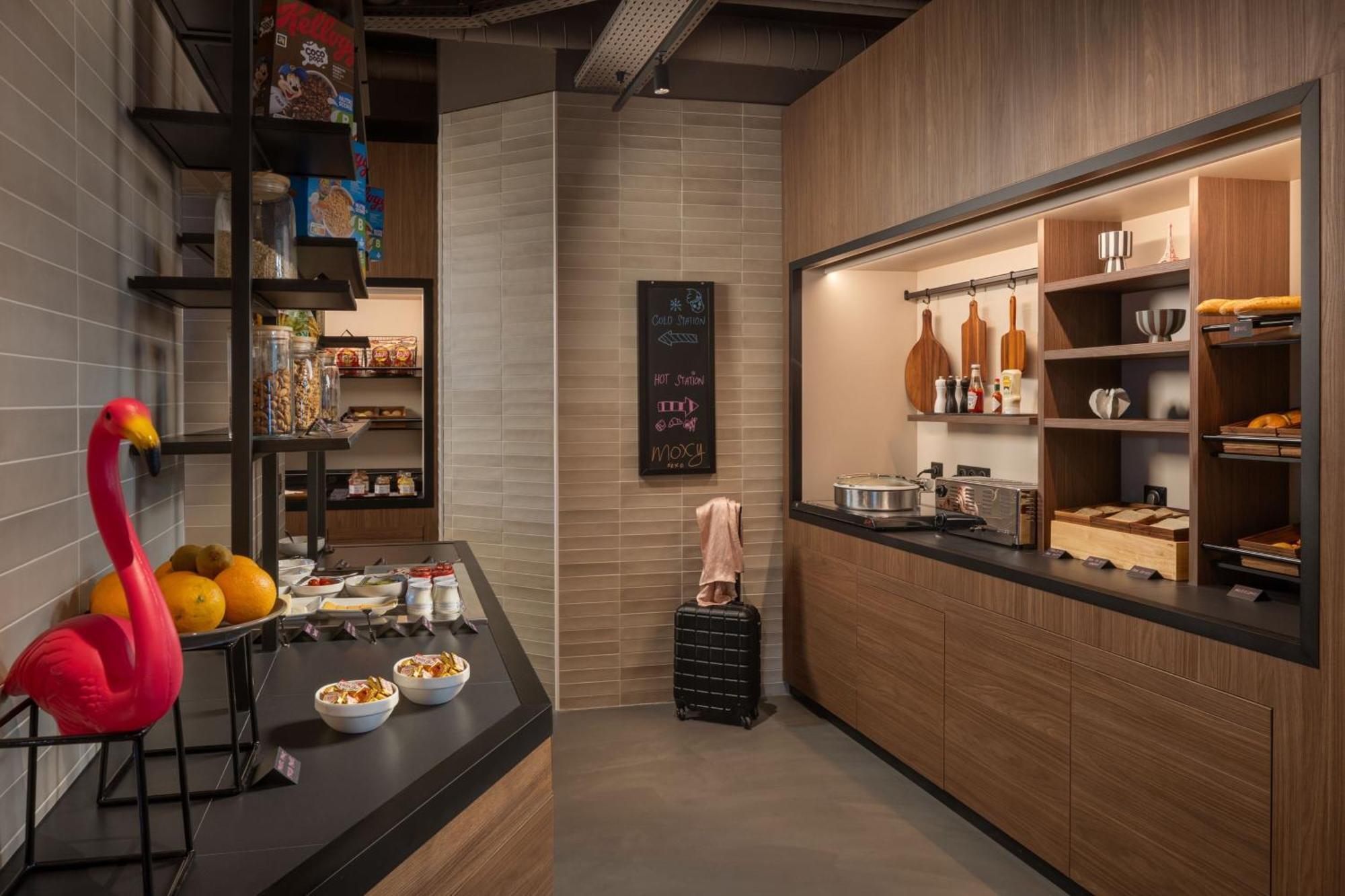Moxy Paris Кламар Екстериор снимка