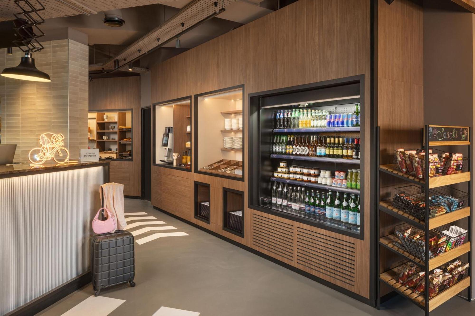 Moxy Paris Кламар Екстериор снимка