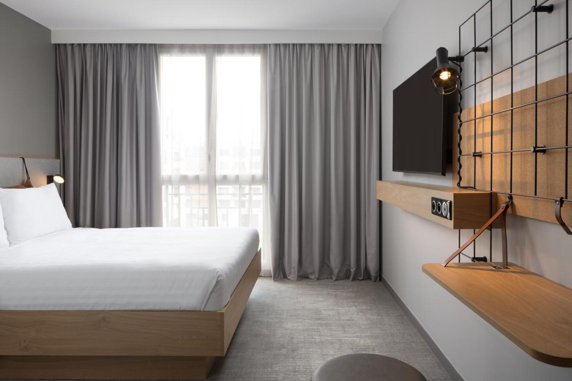 Moxy Paris Кламар Екстериор снимка