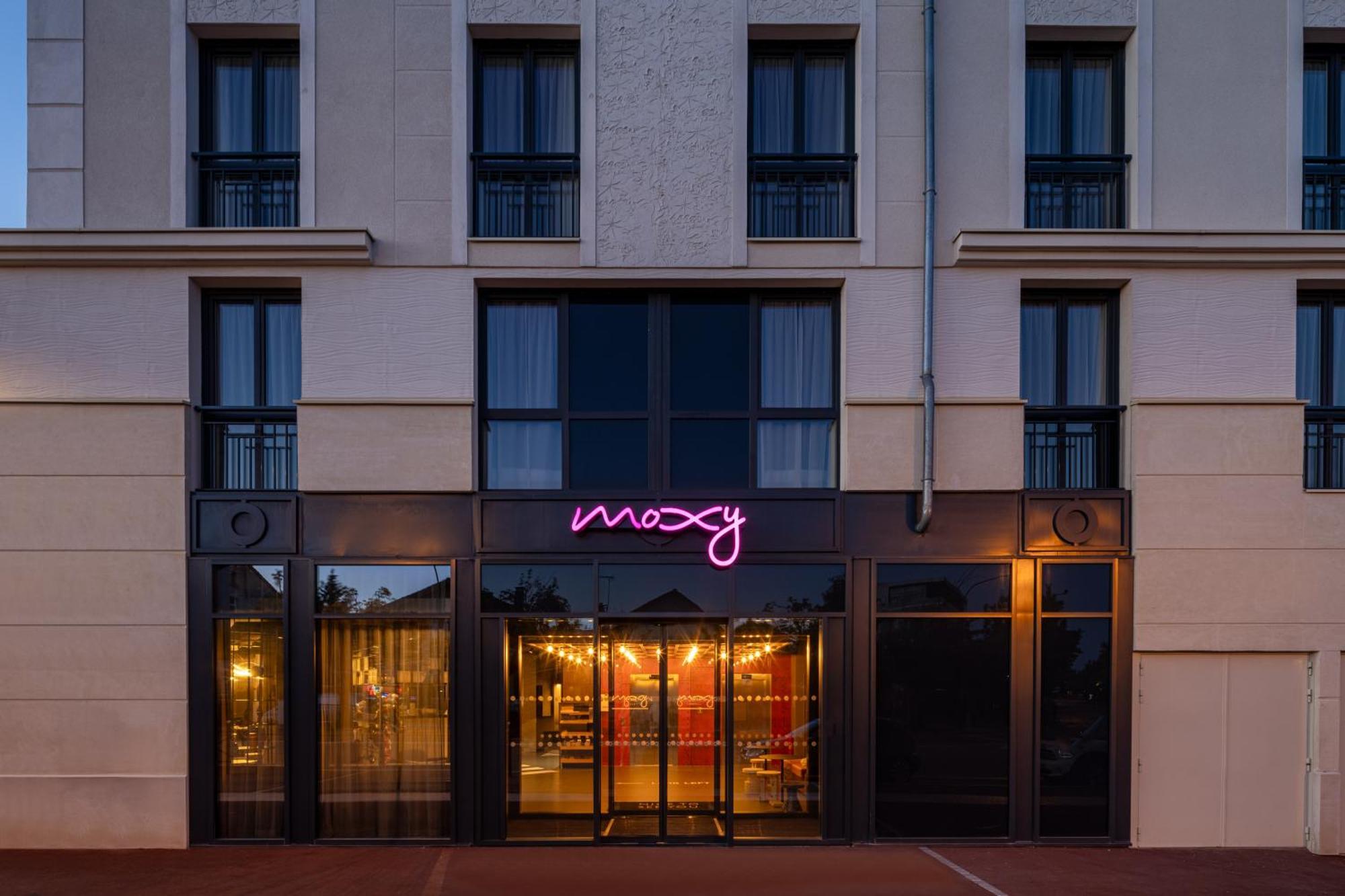 Moxy Paris Кламар Екстериор снимка