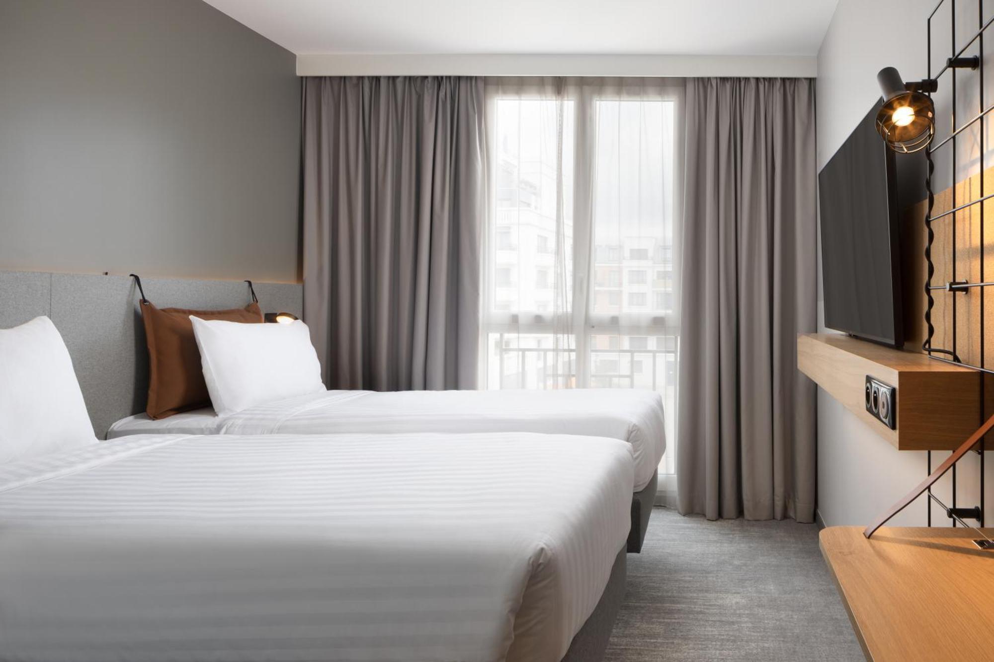 Moxy Paris Кламар Екстериор снимка
